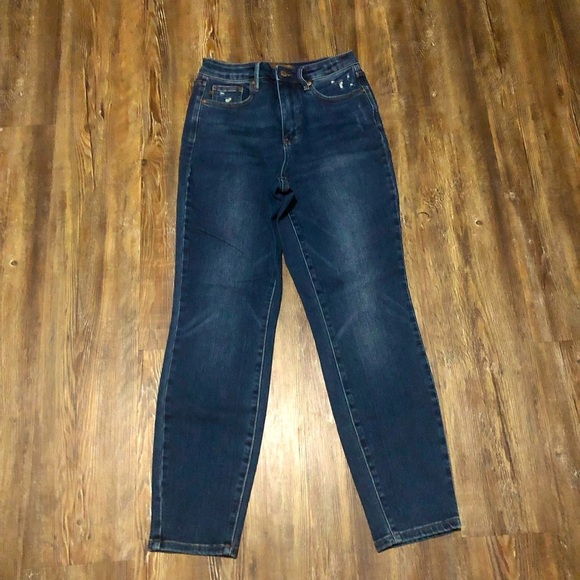 Judy Blue Jeans Women's 5/27 Slim Fit Dark Wash Stretchy Everyday Denim - Picture 1 of 6